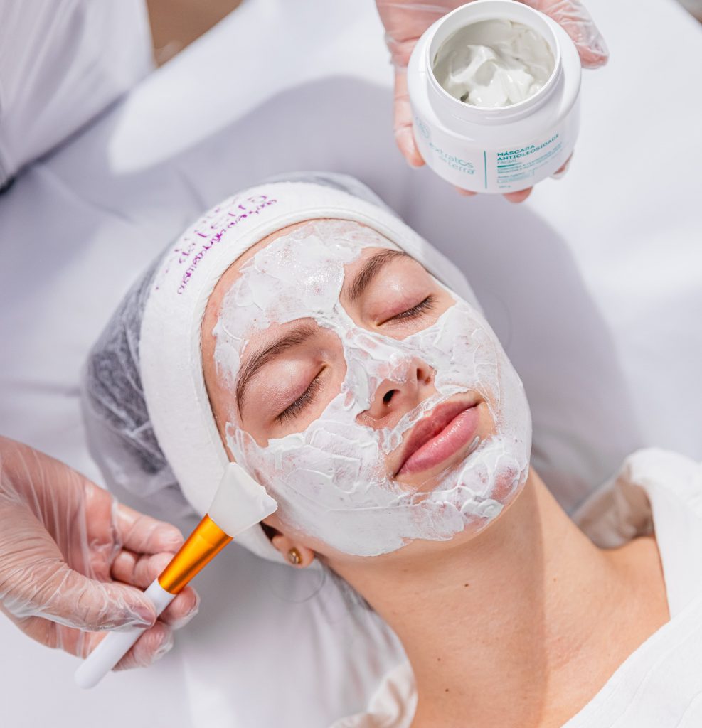 máscara antiacne para protocolos de limpeza de peles acneicas